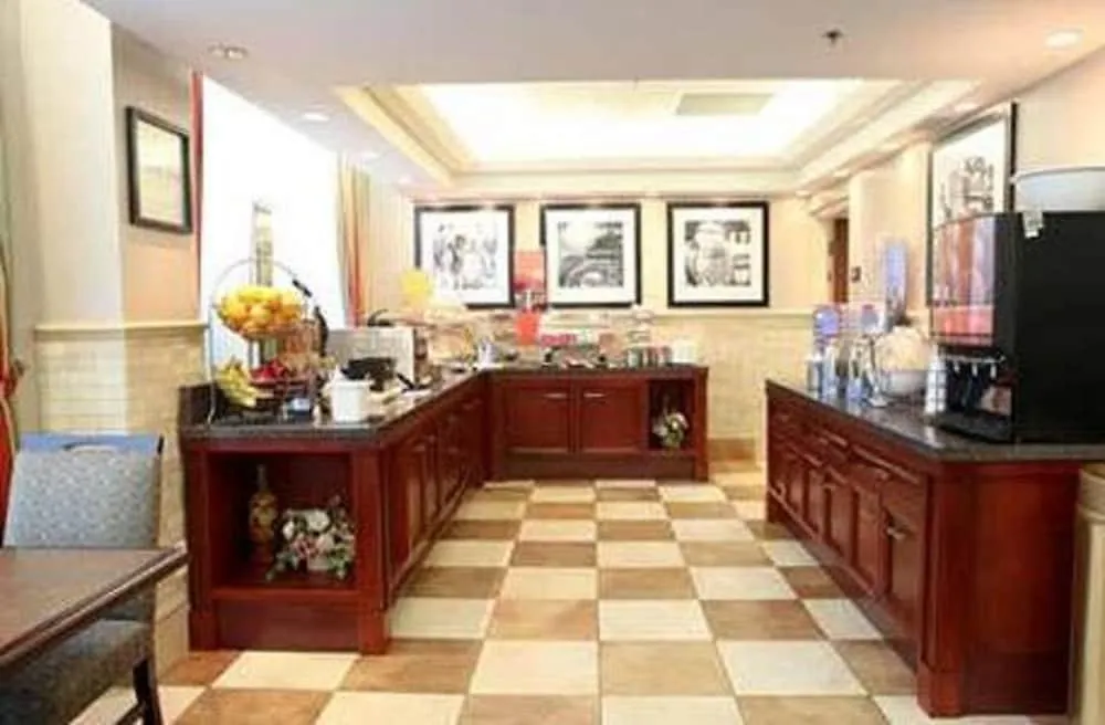 Country Inn & Suites By Radisson, Toronto Mississauga, On Hotel